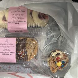Cupcakes and Kisses