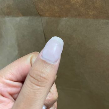 Fuchsia Beauty Lounge Astoria - Gel top coat pealing - Nail Salons Near Me - Astoria, New York