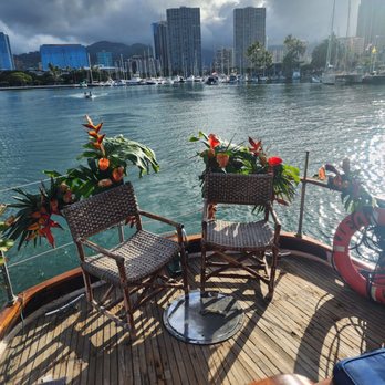 Vida Mia - Back of the Vida Mia - Boat Charters Near Me - Honolulu, Hawaii Vida Mia - Back of the Vida Mia - Boat Charters Near Me - Honolulu, Hawaii