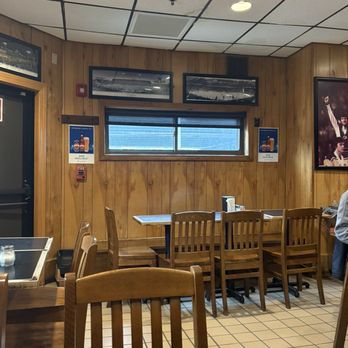 Santarpio's Pizza - Pizza Near Me - Boston, Massachusetts