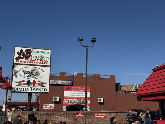 L&B Spumoni Gardens by null