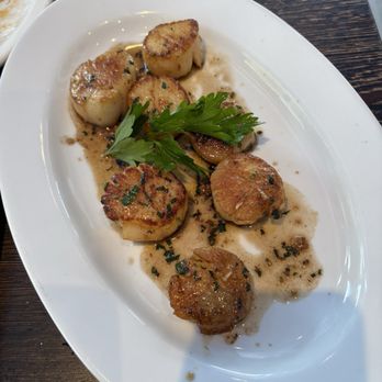 Le Petit Pêcheur - Sautéed scallops - Seafood Near Me - Astoria, New York