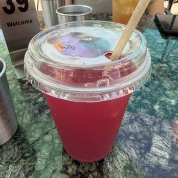 Happy Cat Eats - Hibiscus Lemonade - Burgers Near Me - Santa Barbara, California