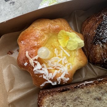 Le Hérisson - Cafes Near Me - Simi Valley, California