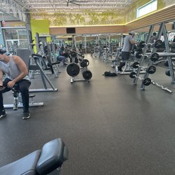 LA Fitness - Free weight area