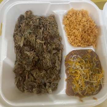 Don Jilberto's Mexican Food - Salsa verde y carne de puerco. Nunca puedes equivocarte con este platillo súper rico . - Mexican Near Me - Spring Valley, California Don Jilberto's Mexican Food - Salsa verde y carne de puerco. Nunca puedes equivocarte con este platillo súper rico . - Mexican Near Me - Spring Valley, California