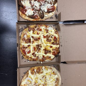 Piesanos Stone Fired Pizza - Windermere - Eggplant and Ricotta,  Franjo com Requeijao Pizza Calabresa - Italian Near Me - Windermere, Florida
