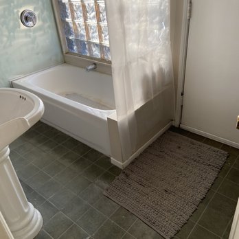 LA Tile Installation - Before- yuck - Tiling Near Me - Encino, California LA Tile Installation - Before- yuck - Tiling Near Me - Encino, California