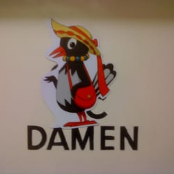 Frau Elster weißt den Weg zur Damentoilette