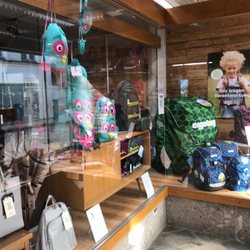Clavel - Hier gibt es keine Mode, nur Taschen und Rucksäcke