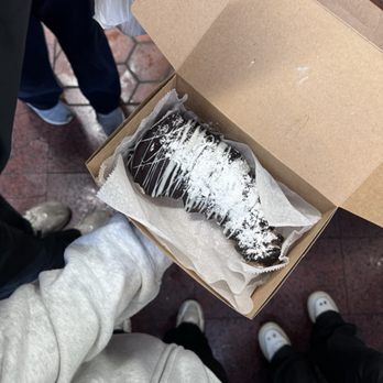 Mike’s Pastry - Bakeries Near Me - Boston, Massachusetts