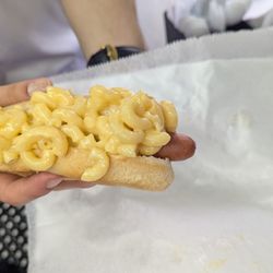 Good Dawgs - Mac & Cheese Dog