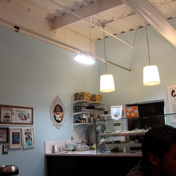 Frosted Cupcakery - Bakeries Near Me - Long Beach, California