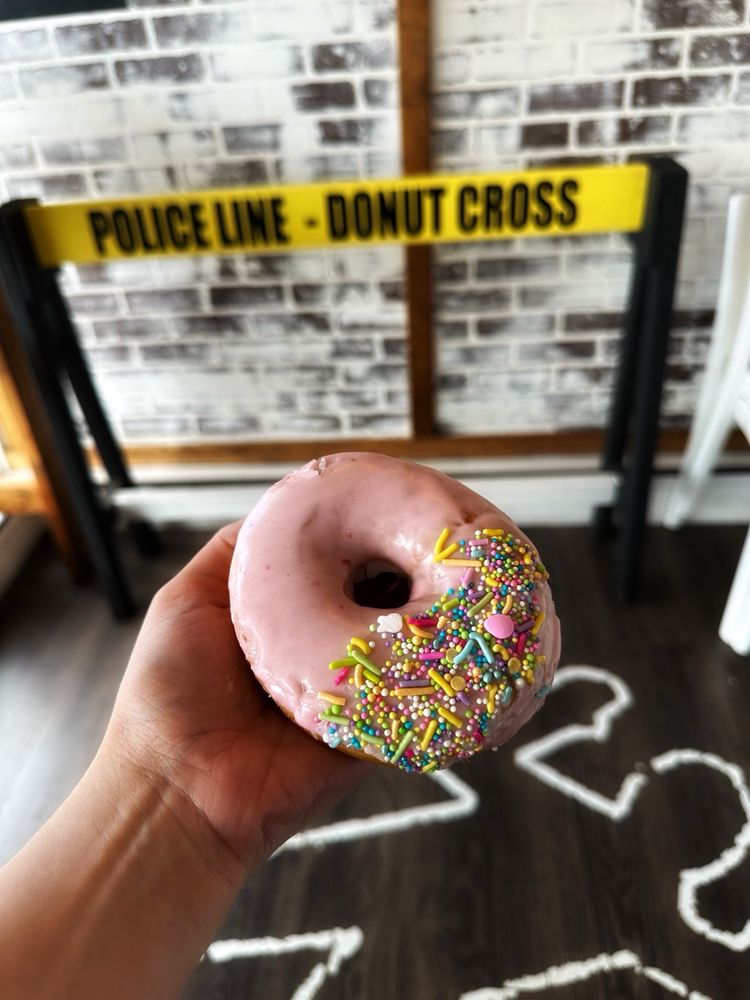 Five O donuts Logo