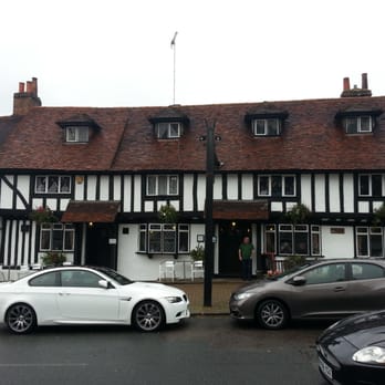 The Queens Head - Storefront - Pubs Near Me - London, XGL The Queens Head - Storefront - Pubs Near Me - London, XGL