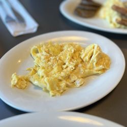 Eggs Up Grill - Scrambled Eggs