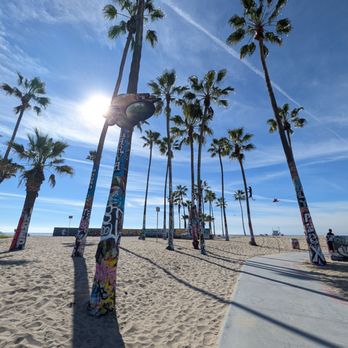Venice Beach Boardwalk - Walking Path - Beaches Near Me - Venice, California Venice Beach Boardwalk - Walking Path - Beaches Near Me - Venice, California