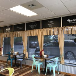 Rae Rae's Gluten Free Bakery - Nice seatings