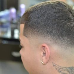 Fade Away Vazquez Barbershop