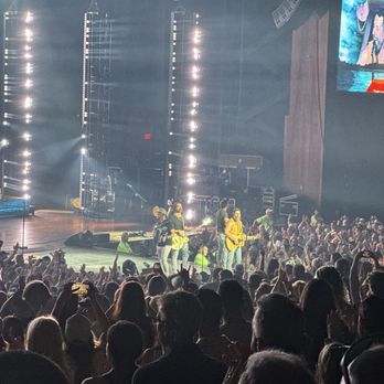 Merriweather Post Pavilion - Old Dominion on stage - Music Venues Near Me - Columbia, Maryland