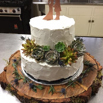 Martha's Cakes - My beautiful rustic wedding cake! Exactly what I wanted for my Scottish themed wedding. - Cupcakes Near Me Martha's Cakes - My beautiful rustic wedding cake! Exactly what I wanted for my Scottish themed wedding. - Cupcakes Near Me