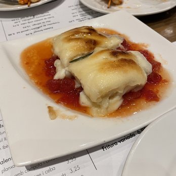 Ciutat Comtal - Cod with aïoli - Tapas Bars Near Me - Barcelona, B Ciutat Comtal - Cod with aïoli - Tapas Bars Near Me - Barcelona, B