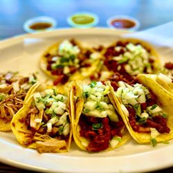 Dulce's Antojitos - Taco's de carnitas, de al pastor, de chorizo y de chicharron. Taco Tuesday!