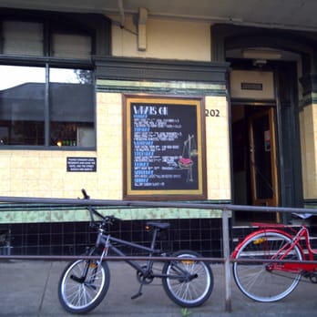 Courthouse Hotel - Pubs Near Me - Newtown, NSW