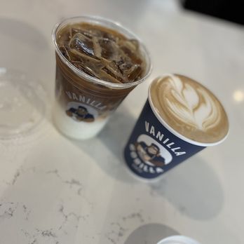 Vanilla Gorilla Cafe - Iced Latte and Latte - Cafes Near Me - New York, New York