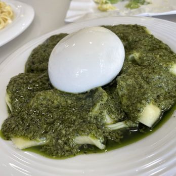 Dolly's - Grantortellone Con Funghi Porcini Pesto + Burrata - Italian Near Me - El Cerrito, California