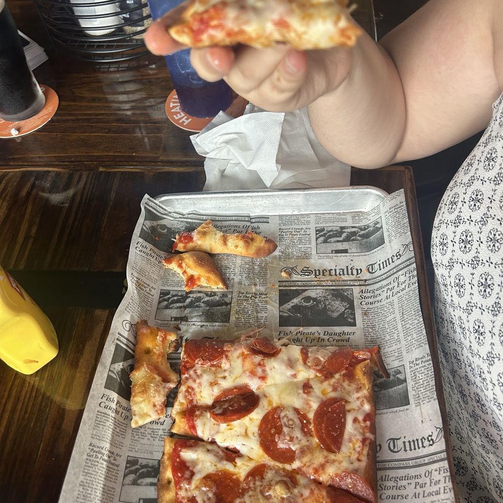 St. Johns Tavern - Pepperoni Flat Bread - Bars Near Me - Crystal River, Florida St. Johns Tavern - Pepperoni Flat Bread - Bars Near Me - Crystal River, Florida