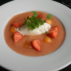 3 Petits Points - Gaspacho fraise et melon, glace amande, fraises fraiches et billes de melon
