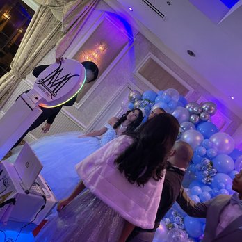 Mirror Memories PhotoBooth - Mobile Photobooth - Photo Booth Rentals Near Me Mirror Memories PhotoBooth - Mobile Photobooth - Photo Booth Rentals Near Me