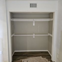 Miguel Handyman And Renovation - Custom closet and shelves