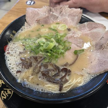 Hakata Ikkousha Ramen - Tonkotsu. very strong pork scent : ( - Ramen Near Me - Costa Mesa, California