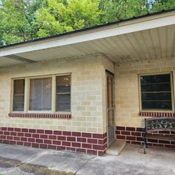 Aqua Motel - Outside of unit