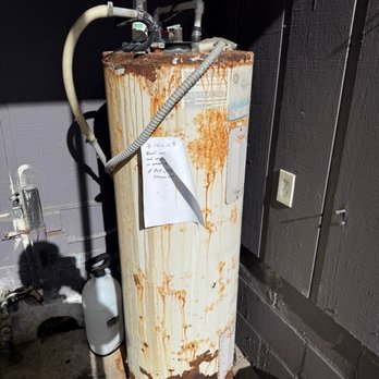 The Greatful Plumber - Old ugly water heater. Yes it still kind of worked. We just bought the house. - Plumbing Near Me - Jacksonville, Florida The Greatful Plumber - Old ugly water heater. Yes it still kind of worked. We just bought the house. - Plumbing Near Me - Jacksonville, Florida