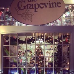 Grapevine - Best boutique ever!! A little somtin' sometin' for everyone at great prices. Most importantly, the service is simply THE BEST!!