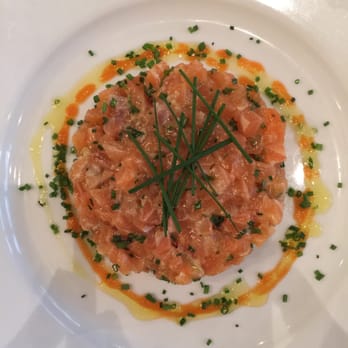 L'Ardoise - Salmon tartare - French Near Me - Paris, 75