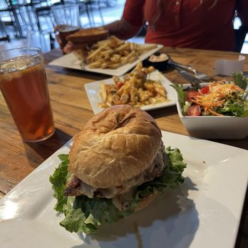 Flatiron bites & brews - Cocktail Bars Near Me - Albuquerque, New Mexico