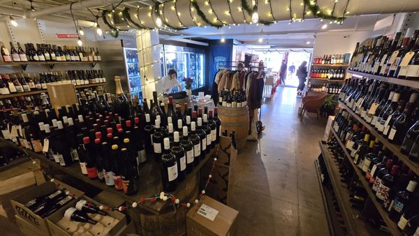 Vino Carta Wine Shop and Bar by null