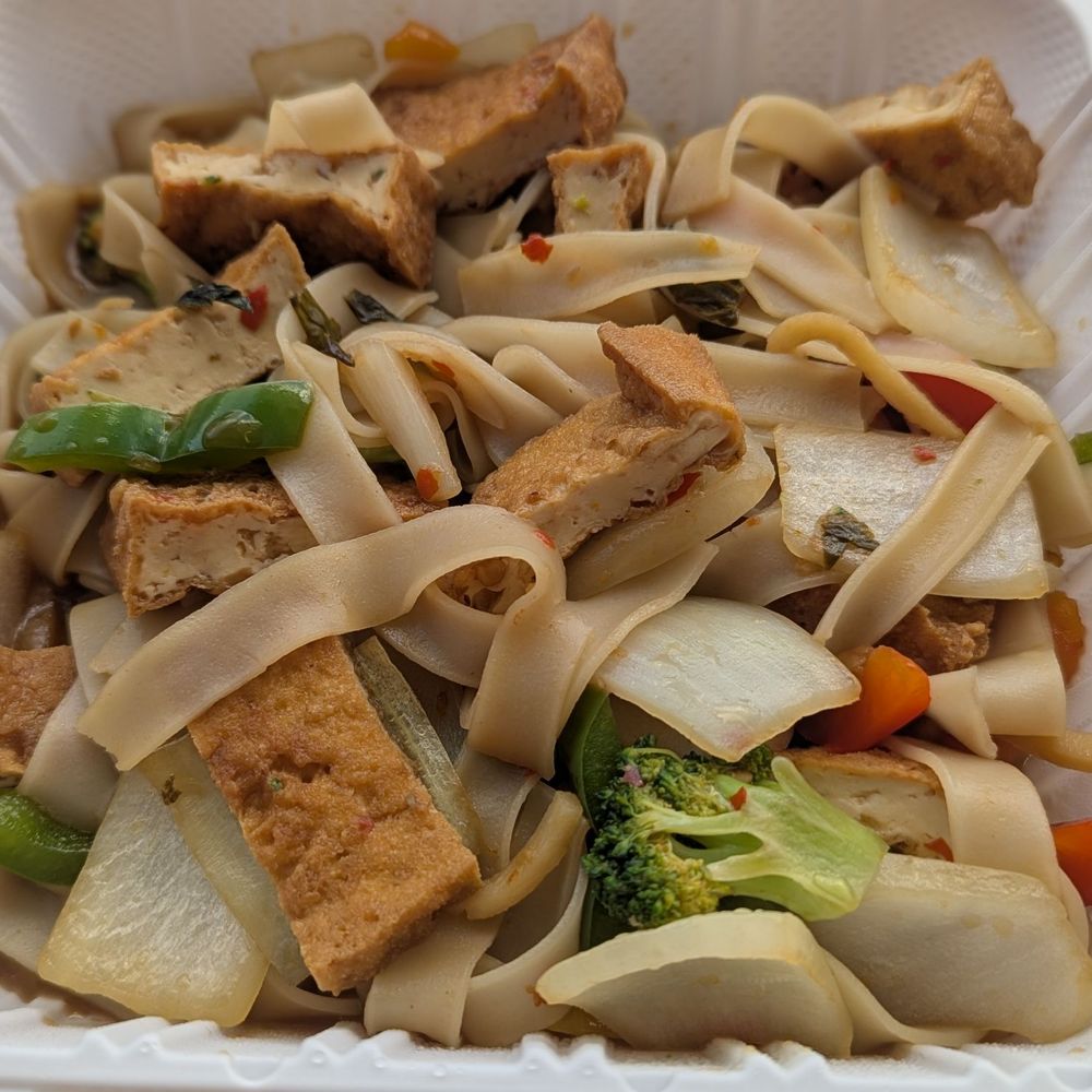Craving Thai - Drunken noodlea - Thai Near Me - Koloa, Hawaii