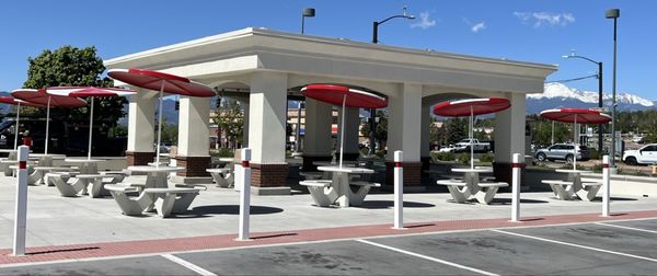 In-N-Out Burger by null