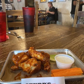 Stubb's Bar-B-Q - Barbeque wings were great! - Barbeque Near Me - Austin, Texas Stubb's Bar-B-Q - Barbeque wings were great! - Barbeque Near Me - Austin, Texas