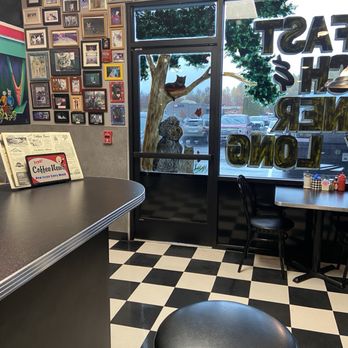Hungry Dawg's Diner - Cafes Near Me - Bonney Lake, Washington