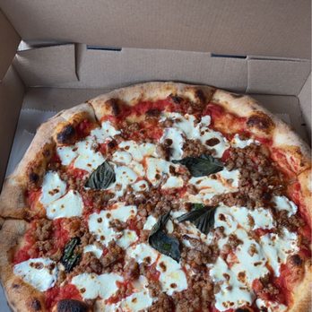 Vulcano 081 - Salsiccia Pizza - Pizza Near Me - Rockville Centre, New York Vulcano 081 - Salsiccia Pizza - Pizza Near Me - Rockville Centre, New York
