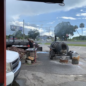 Robert's Smokin' BBQ - Barbeque Near Me - Port Richey, Florida Robert's Smokin' BBQ - Barbeque Near Me - Port Richey, Florida