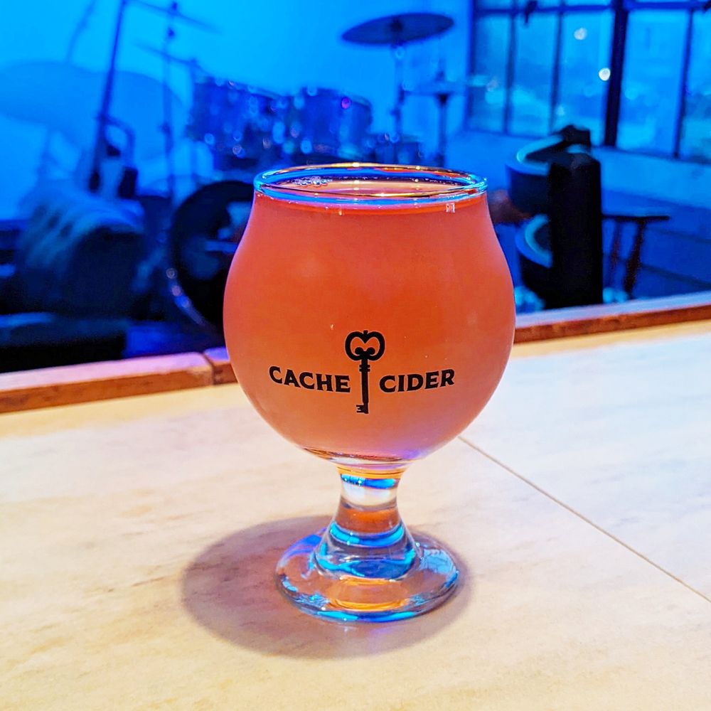 Cache Cider Logo