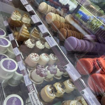 dbakers Sweet Studio - Bakeries Near Me - Miami, Florida