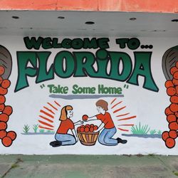 Florida Orange World - On the side